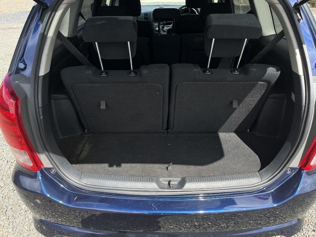 Photo '12' of Toyota Wish Photo '12' of Toyota Wish