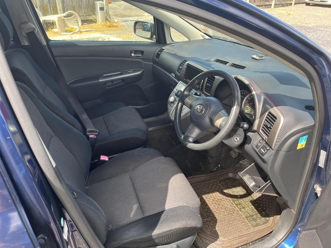 Photo '14' of Toyota Wish Photo '14' of Toyota Wish