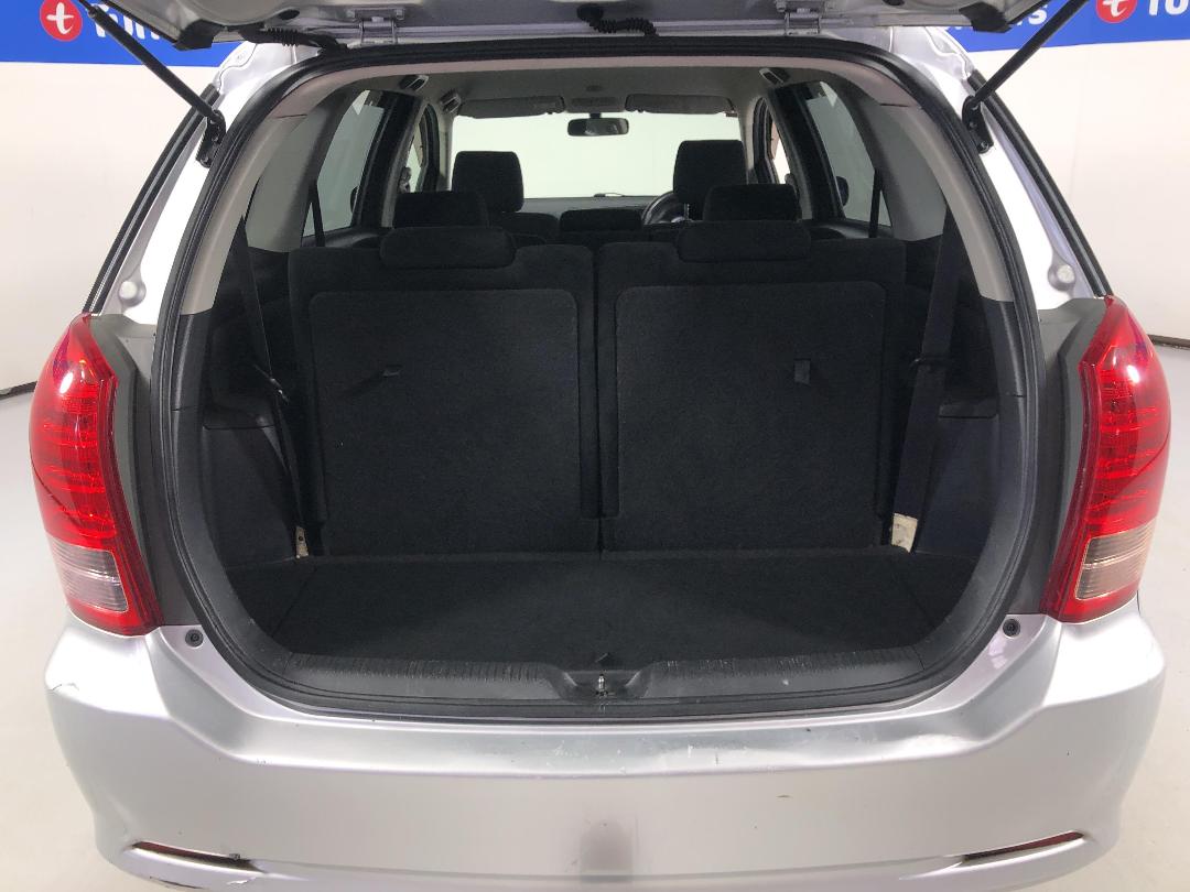 Photo '14' of Toyota Wish