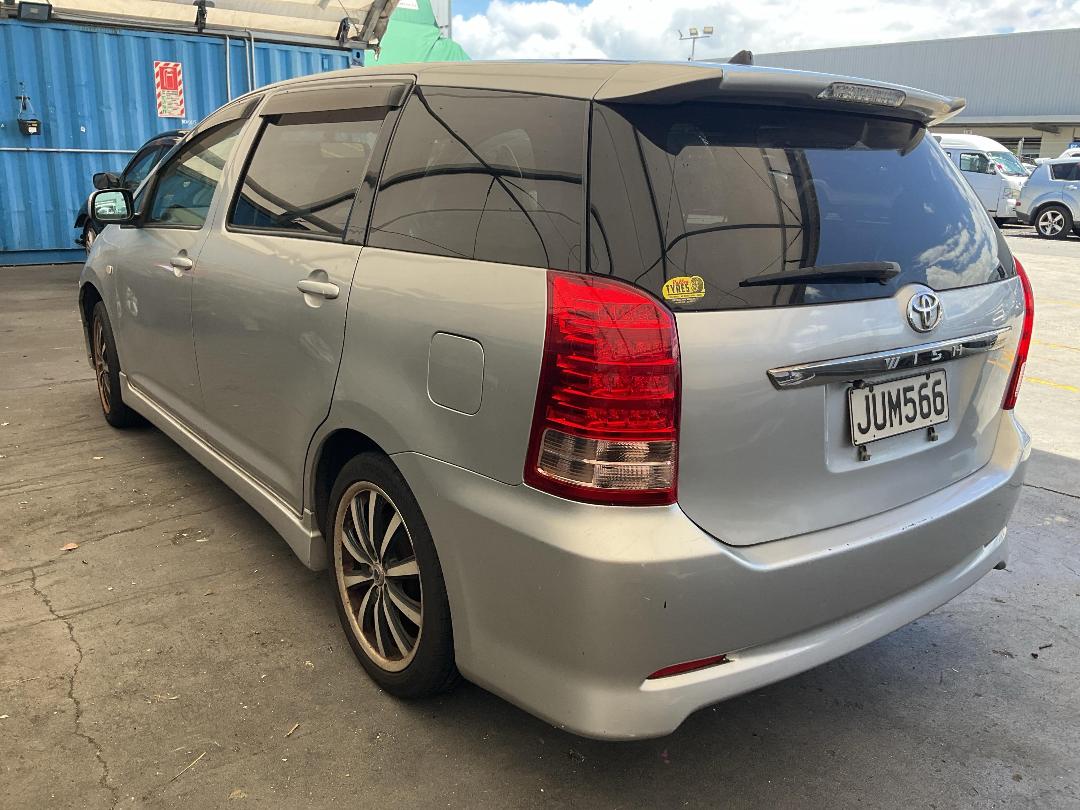 Photo '13' of Toyota Wish Photo '13' of Toyota Wish