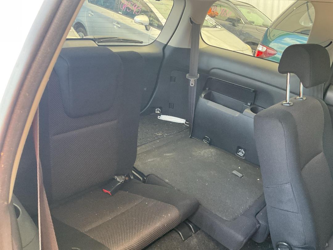 Photo '23' of Toyota Wish Photo '23' of Toyota Wish