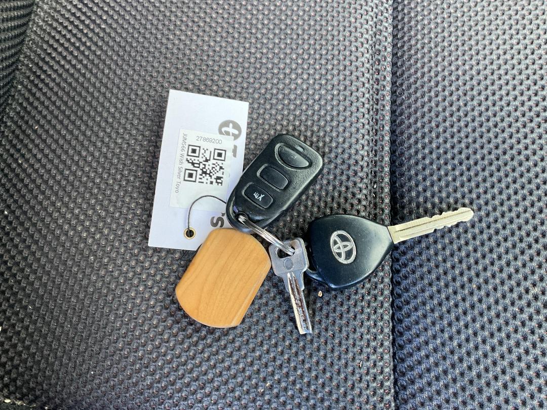 Photo '30' of Toyota Wish Photo '30' of Toyota Wish