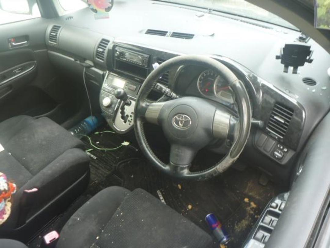 Photo '6' of Toyota Wish