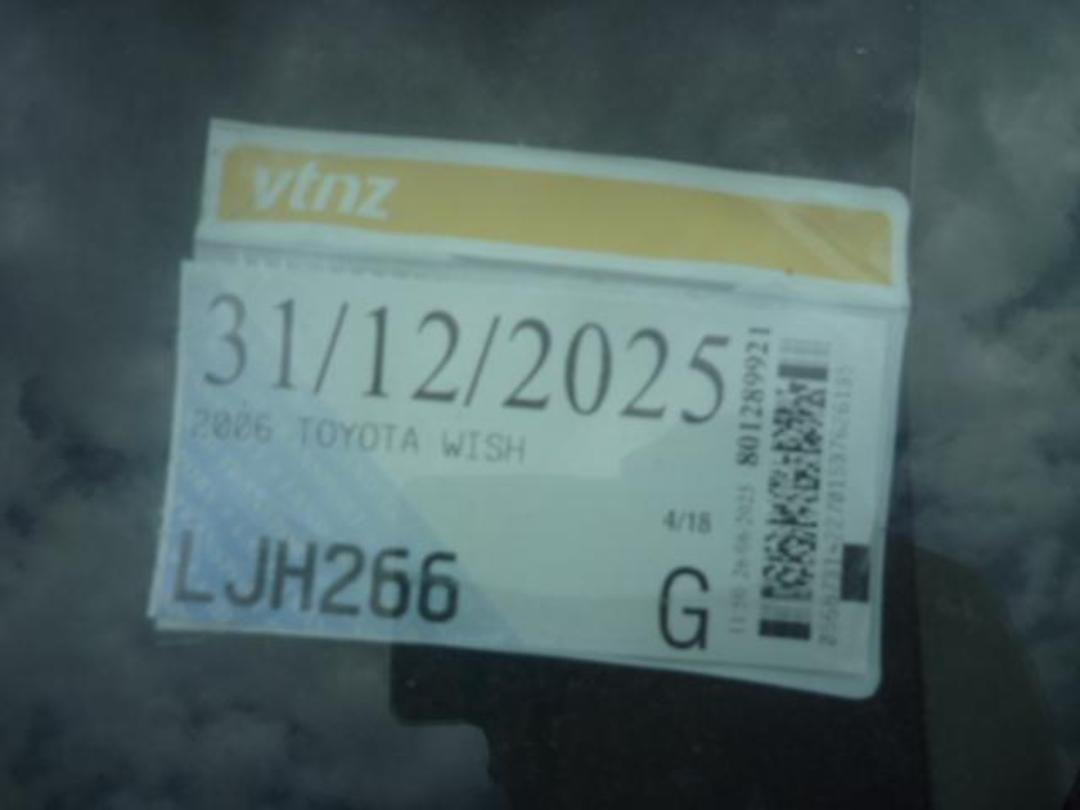 Photo '11' of Toyota Wish