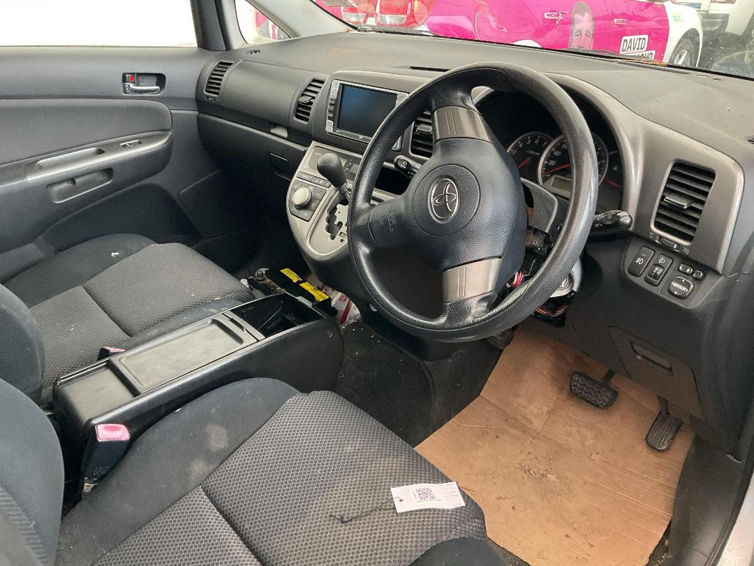 Photo '26' of Toyota Wish Photo '26' of Toyota Wish