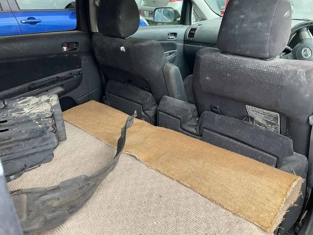 Photo '24' of Toyota Wish Photo '24' of Toyota Wish