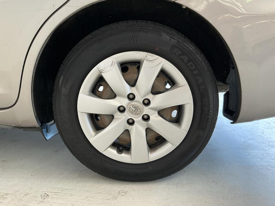 Photo '11' of Toyota Wish