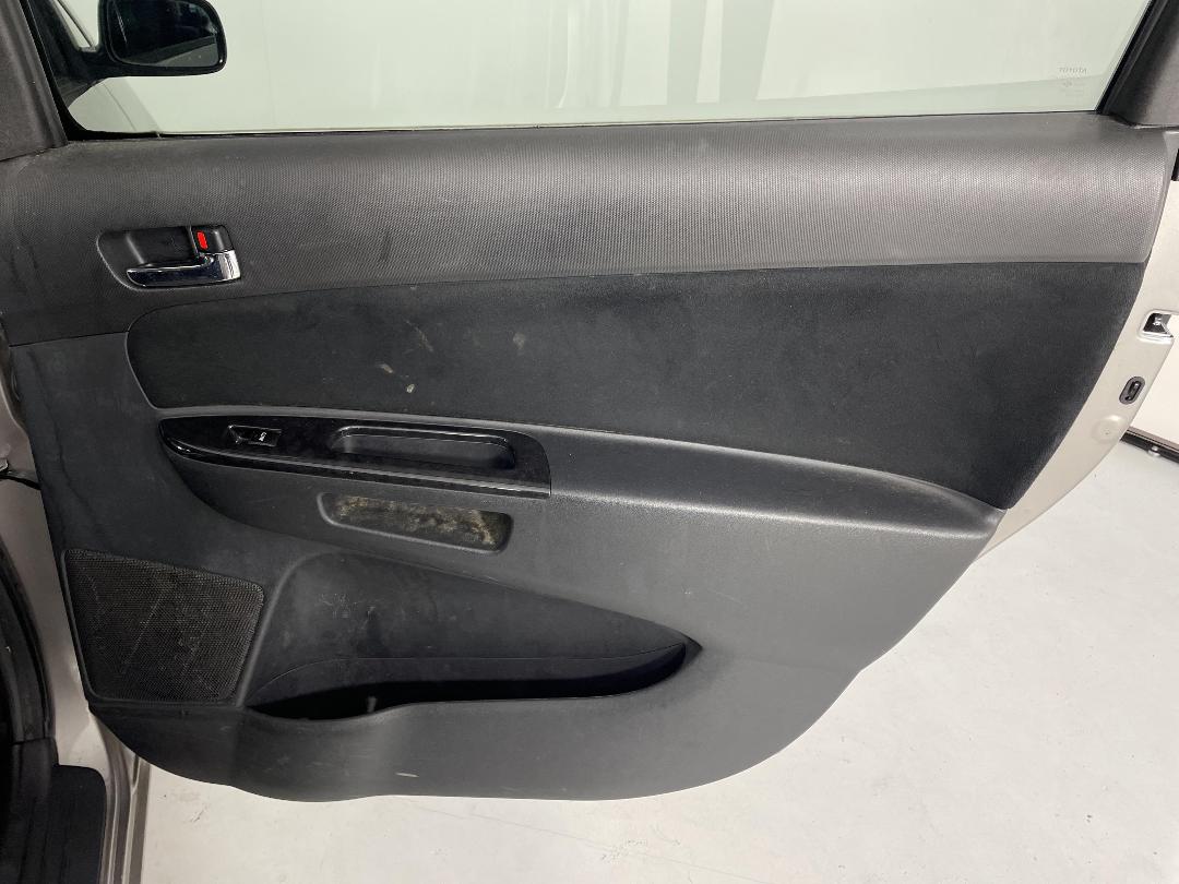 Photo '19' of Toyota Wish Photo '19' of Toyota Wish