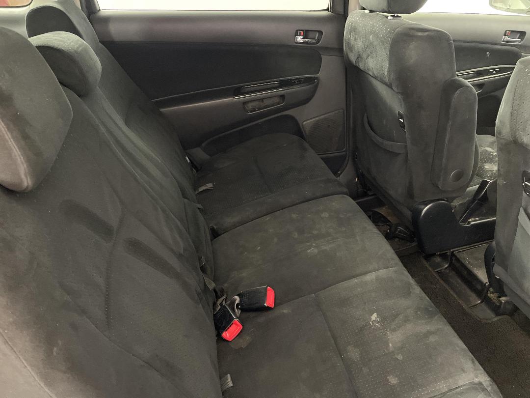 Photo '20' of Toyota Wish Photo '20' of Toyota Wish