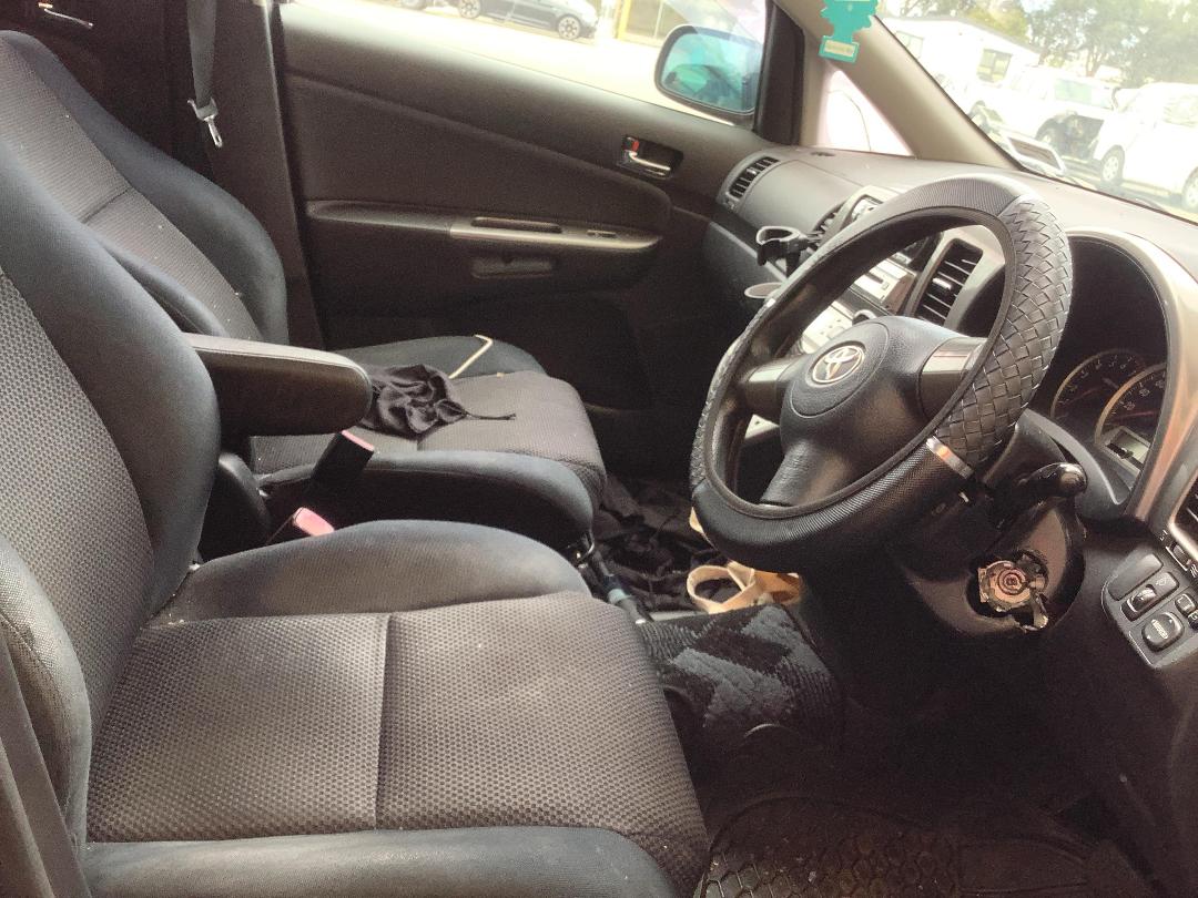 Photo '9' of Toyota Wish Photo '9' of Toyota Wish