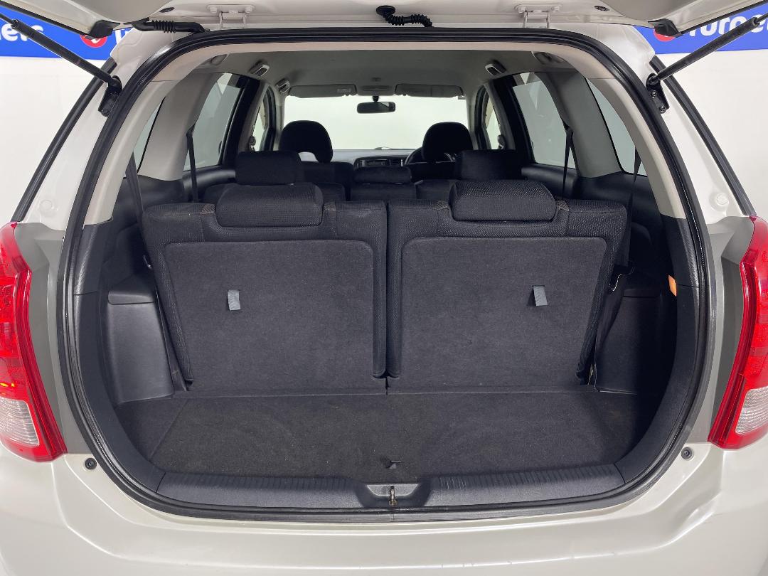 Photo '14' of Toyota Wish