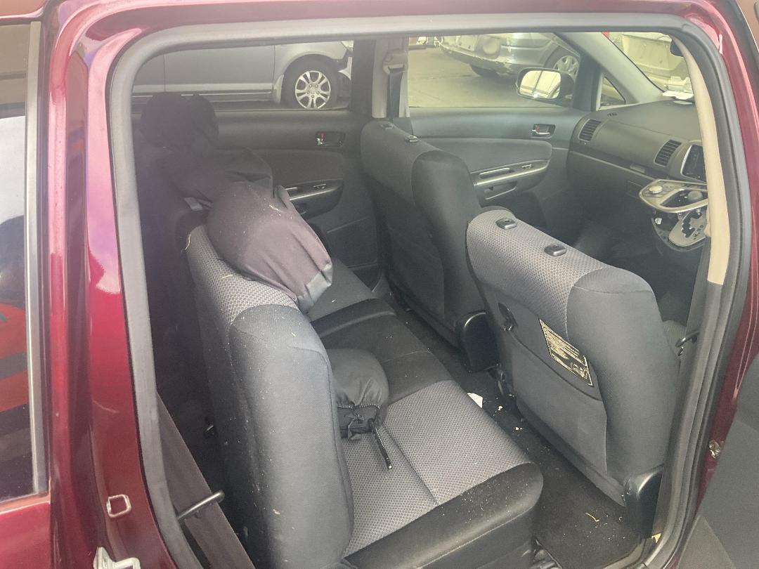 Photo '25' of Toyota Wish Photo '25' of Toyota Wish