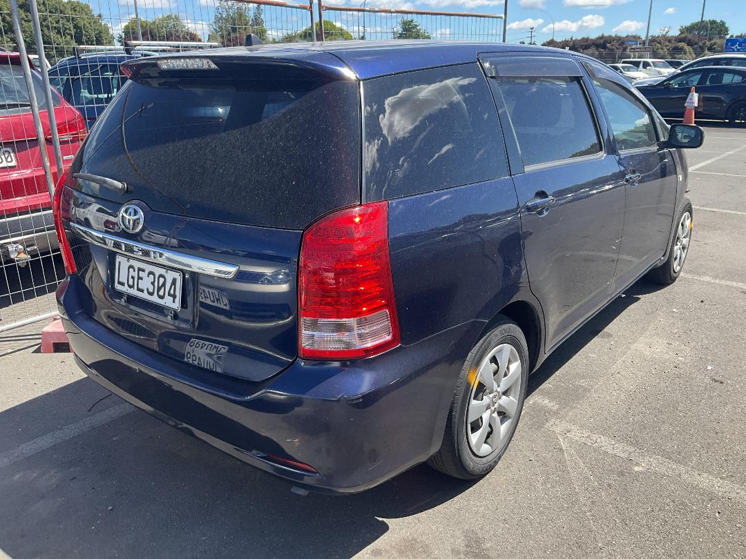 Photo '4' of Toyota Wish