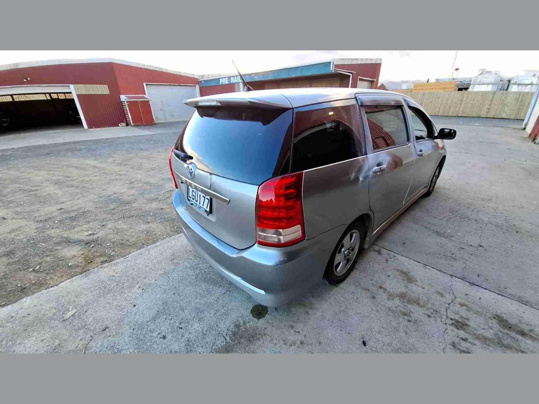 Photo '4' of Toyota Wish