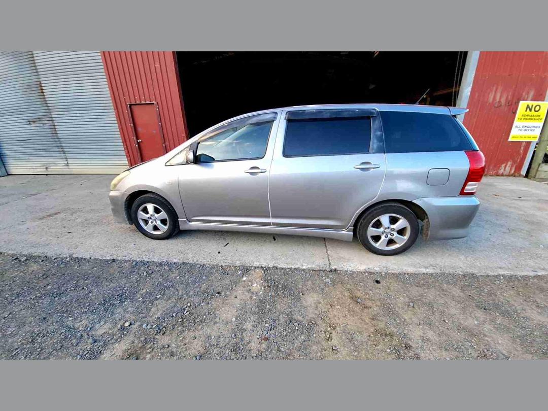 Photo '8' of Toyota Wish