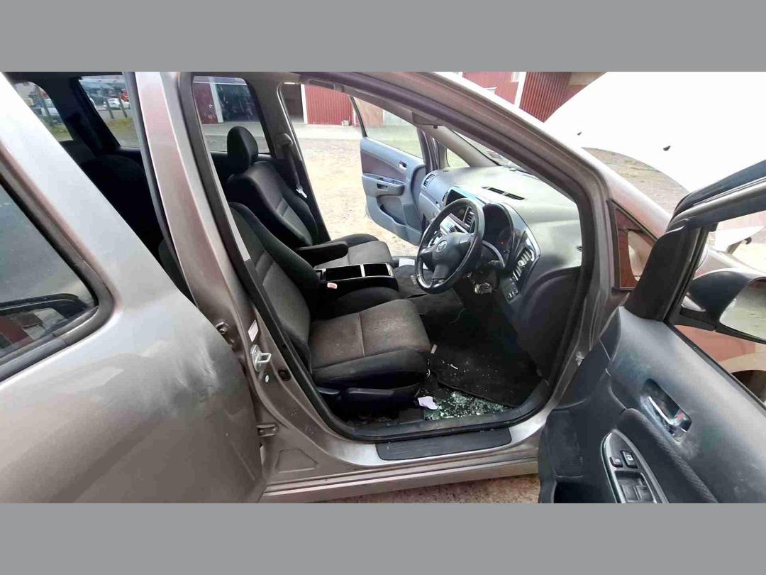 Photo '12' of Toyota Wish