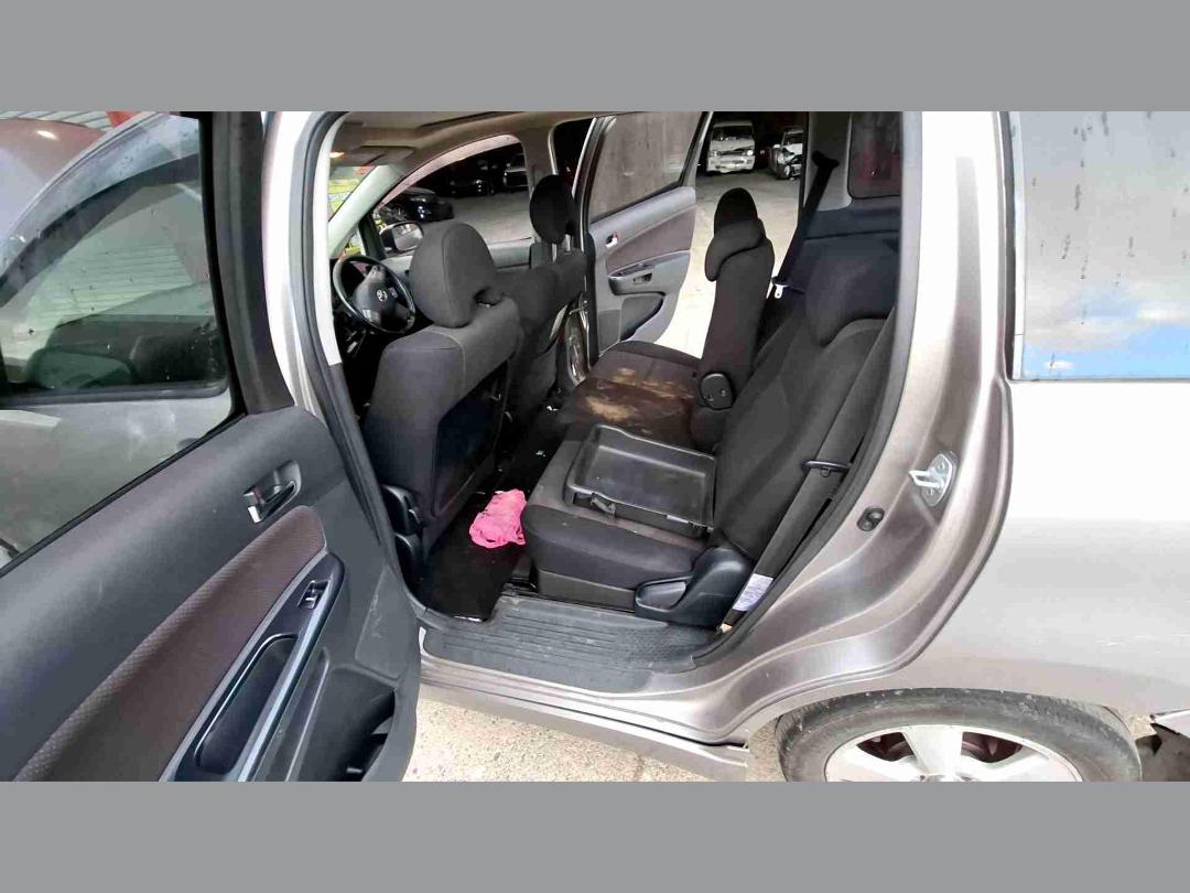 Photo '15' of Toyota Wish