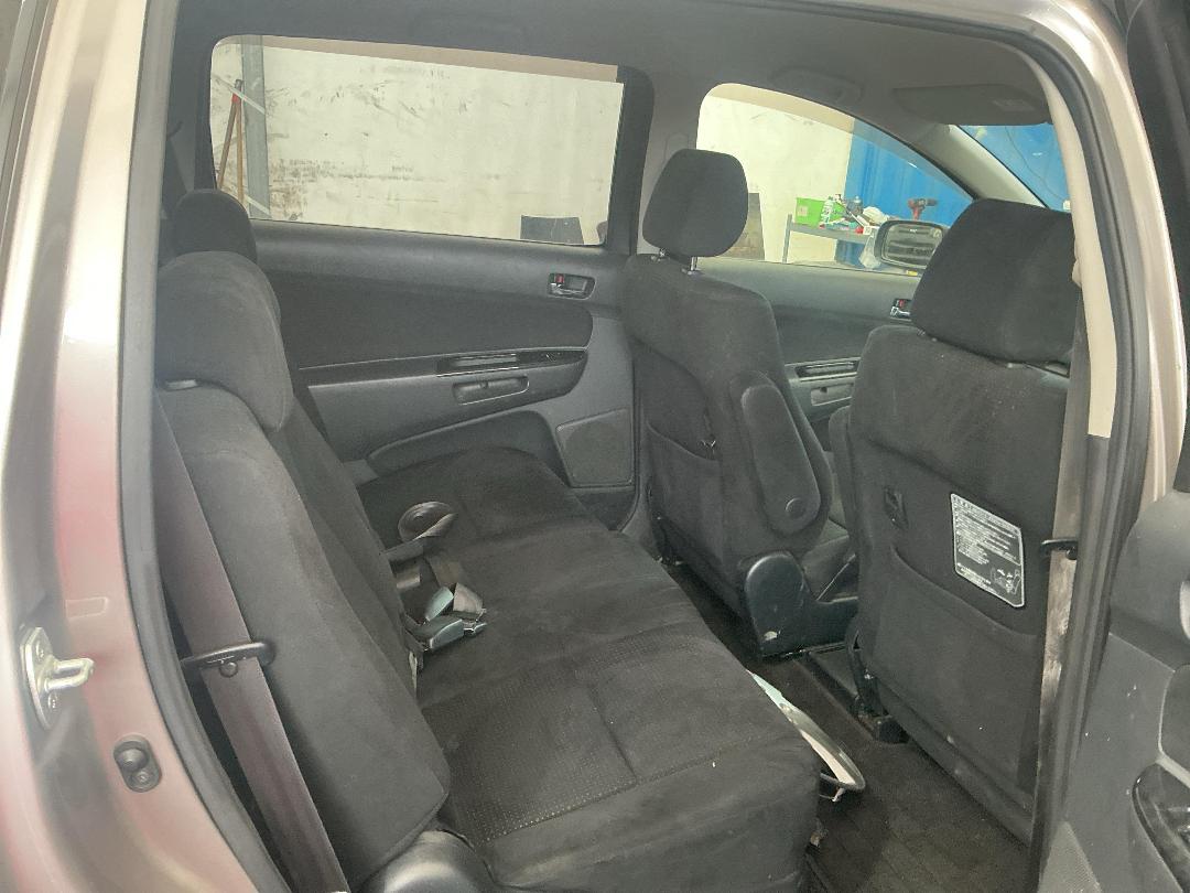 Photo '10' of Toyota Wish