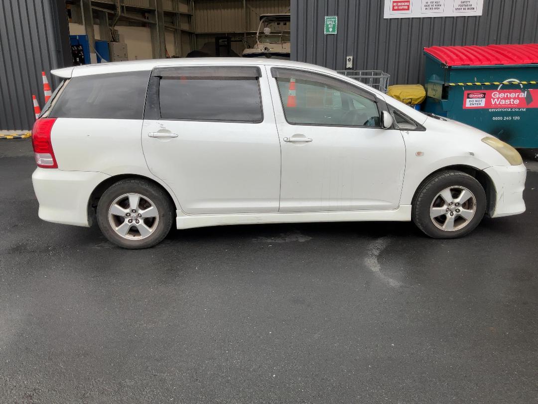 Photo '8' of Toyota Wish