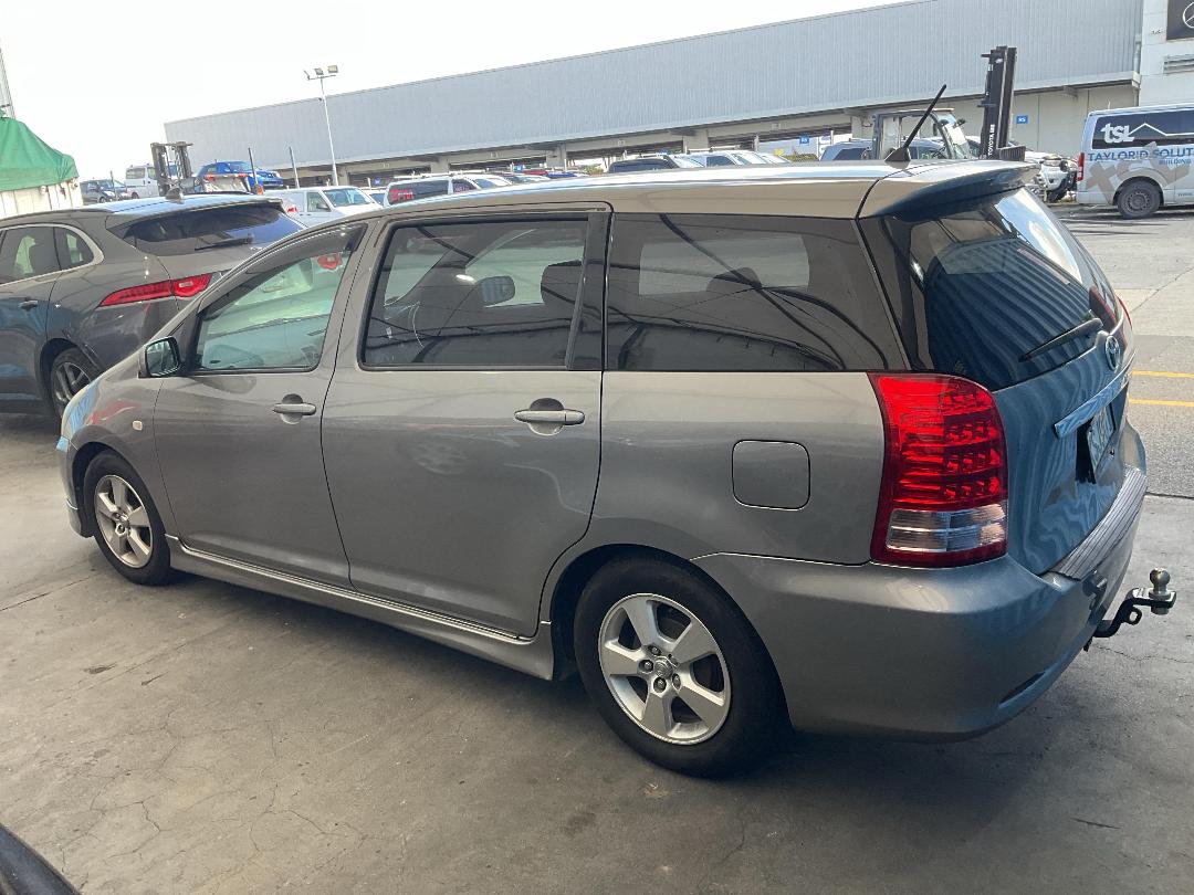 Photo '12' of Toyota Wish