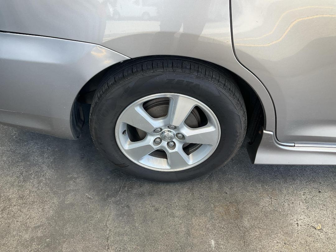 Photo '18' of Toyota Wish