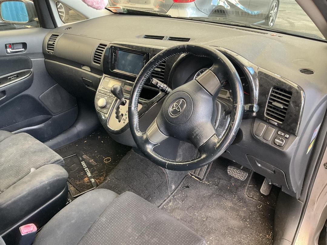 Photo '22' of Toyota Wish