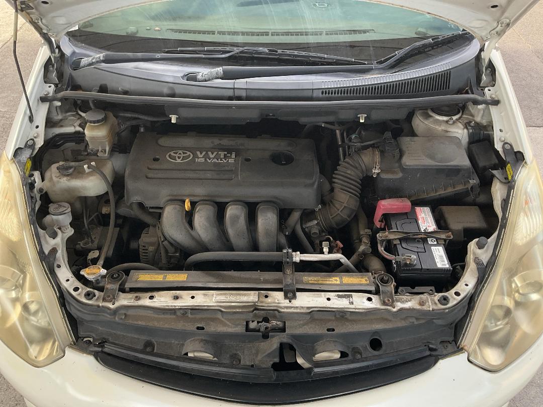 Photo '11' of Toyota Wish