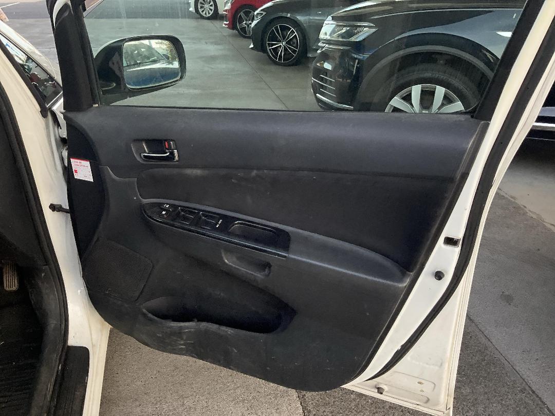 Photo '13' of Toyota Wish