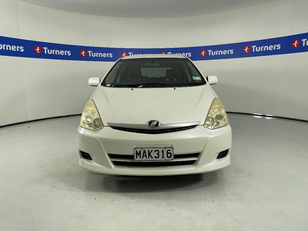 Photo '2' of Toyota Wish