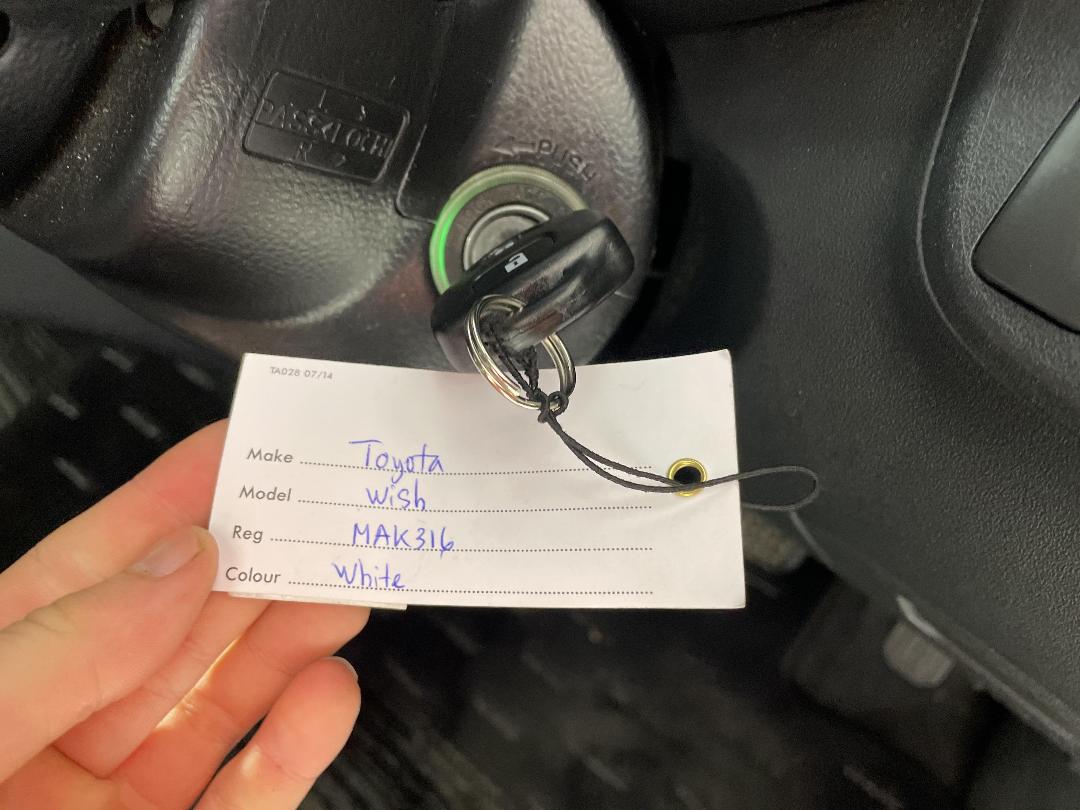 Photo '22' of Toyota Wish