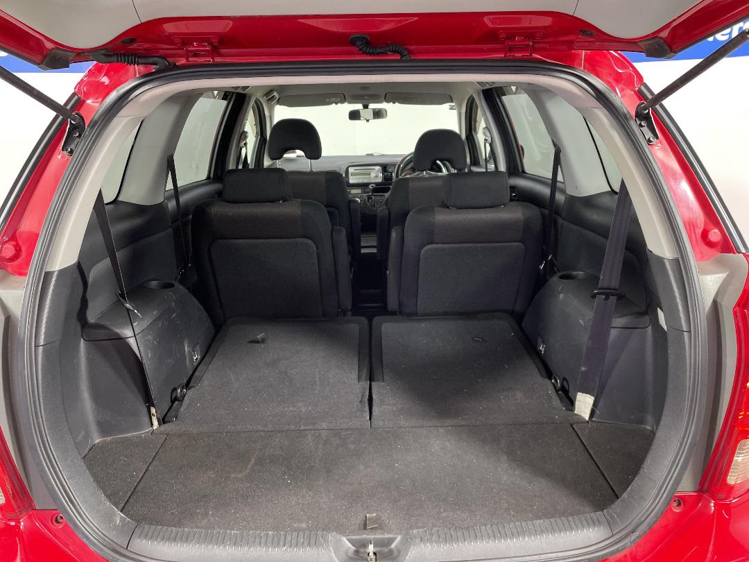 Photo '14' of Toyota Wish