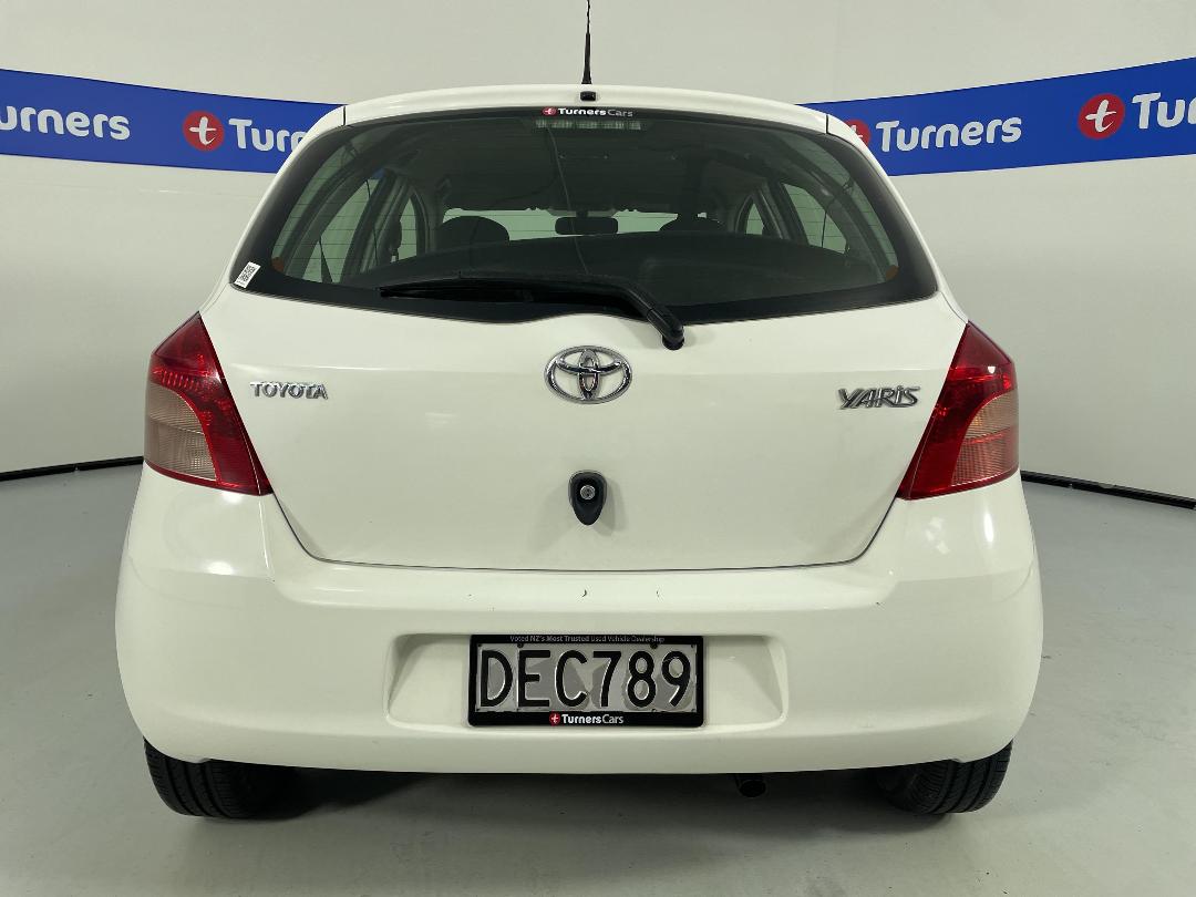 Photo '6' of Toyota Yaris