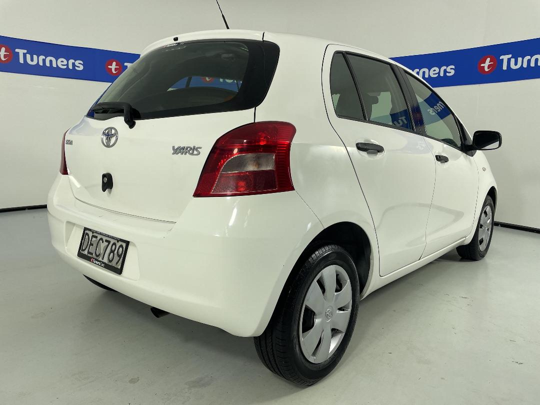 Photo '7' of Toyota Yaris