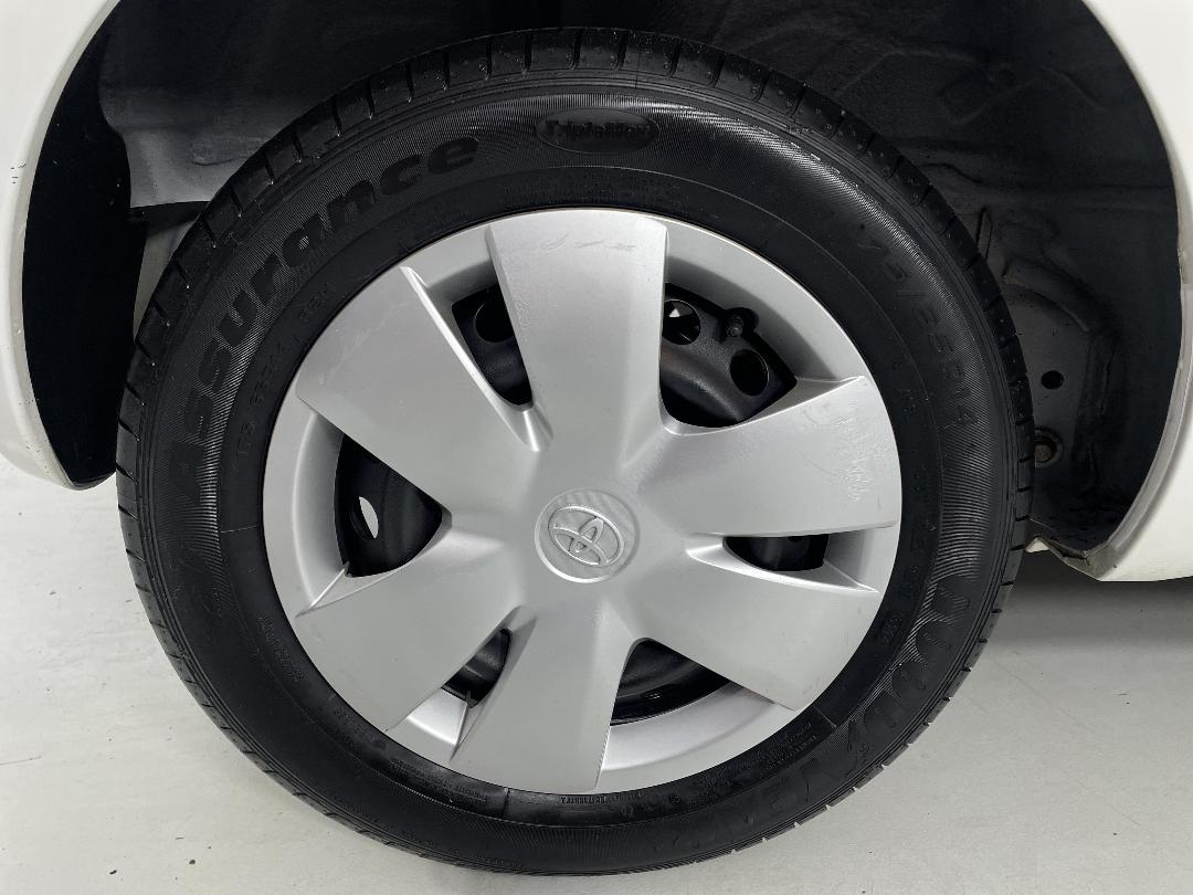 Photo '12' of Toyota Yaris