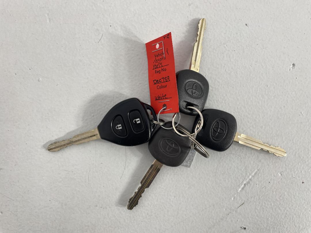 Photo '22' of Toyota Yaris