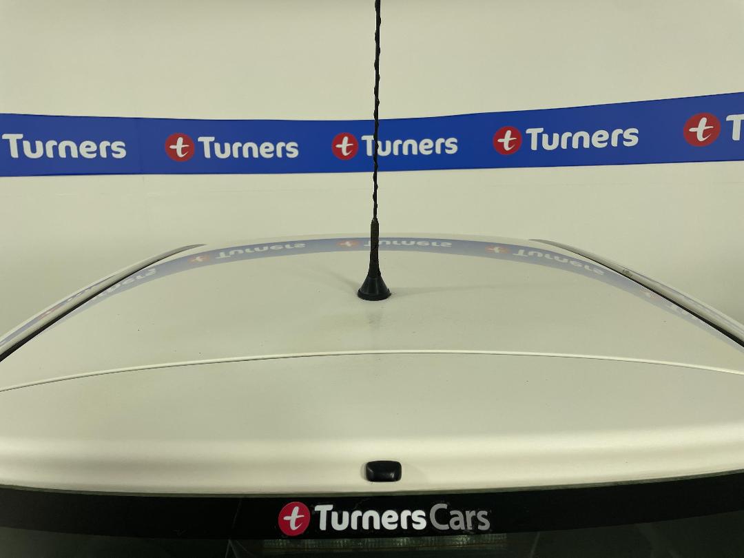 Photo '27' of Toyota Yaris