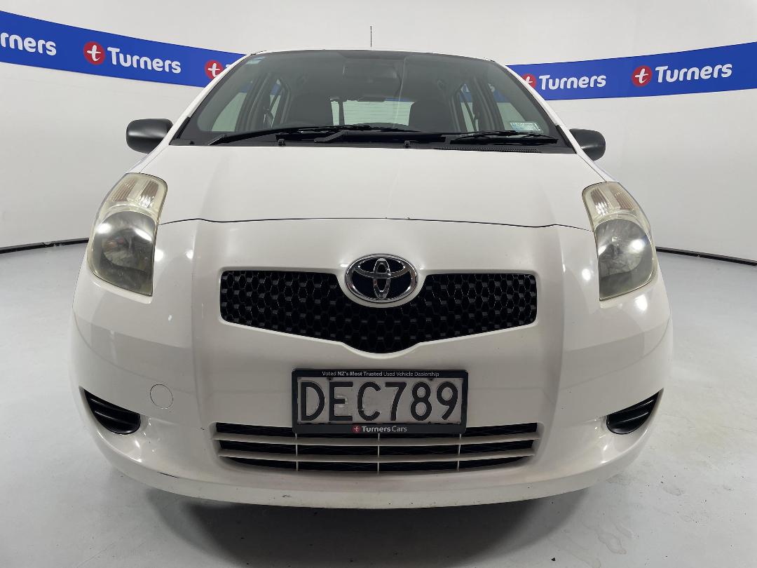 Photo '2' of Toyota Yaris
