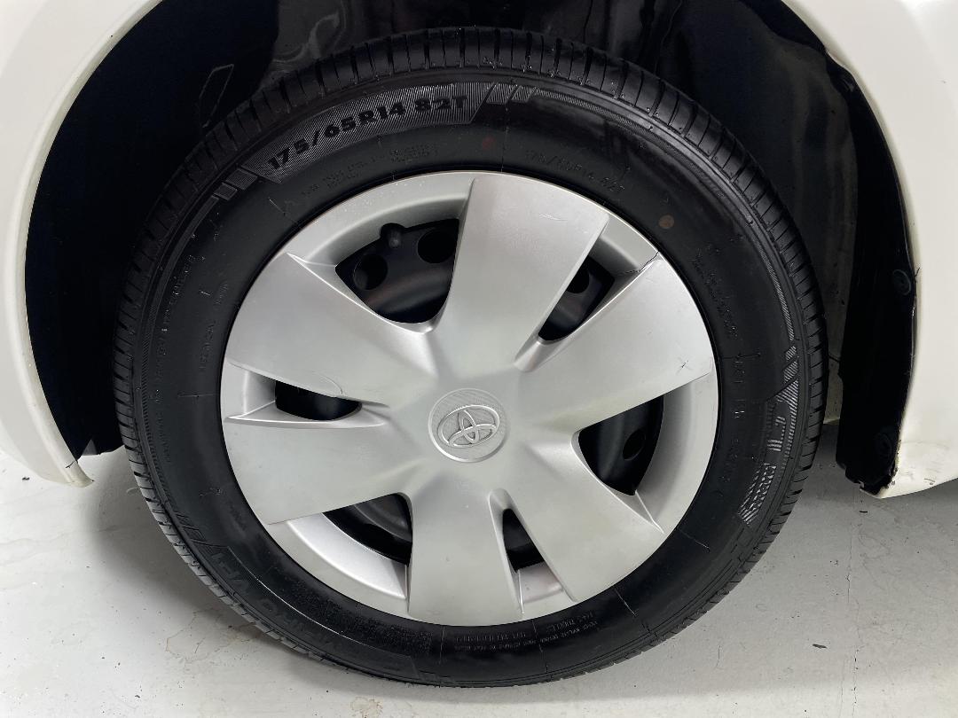 Photo '10' of Toyota Yaris