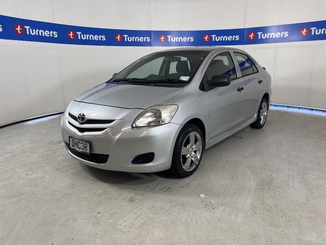 Photo '4' of Toyota Yaris