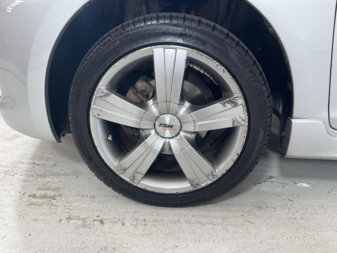 Photo '10' of Toyota Yaris