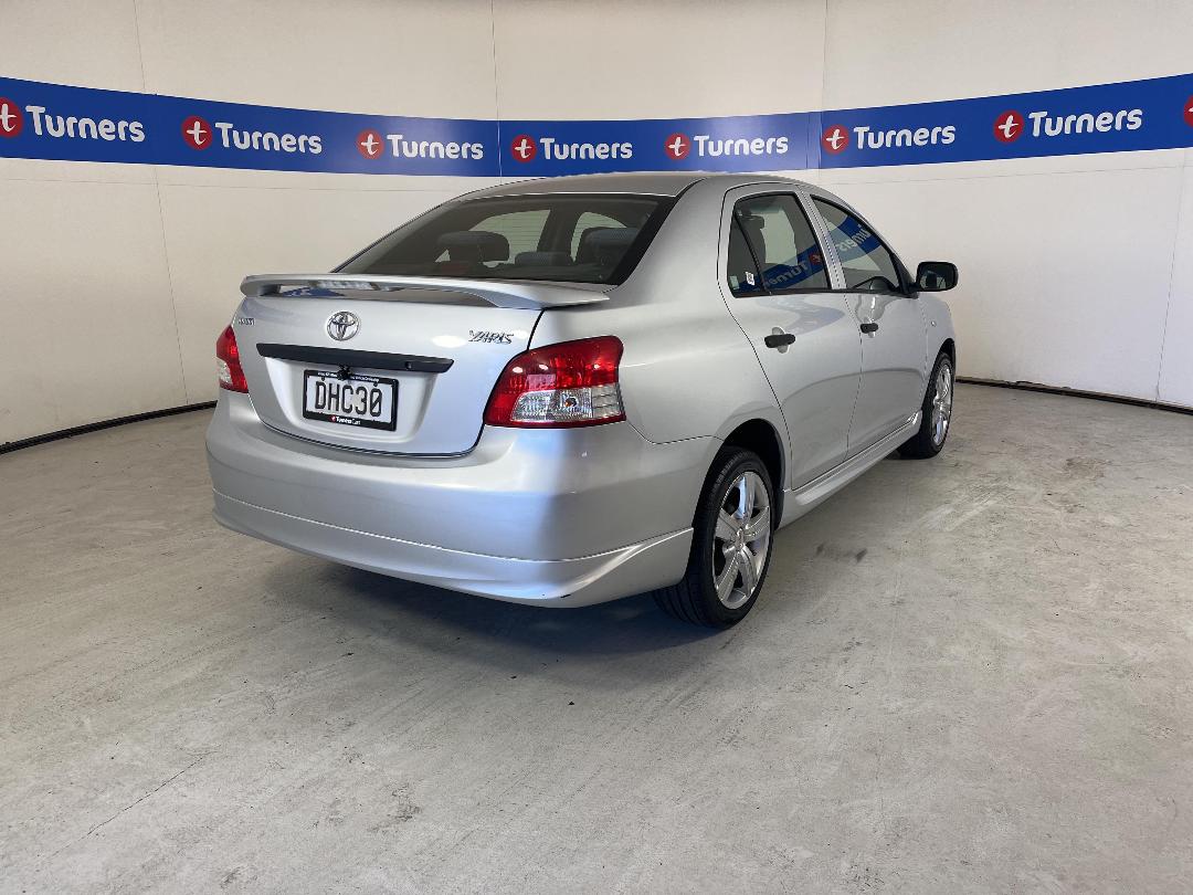 Photo '7' of Toyota Yaris