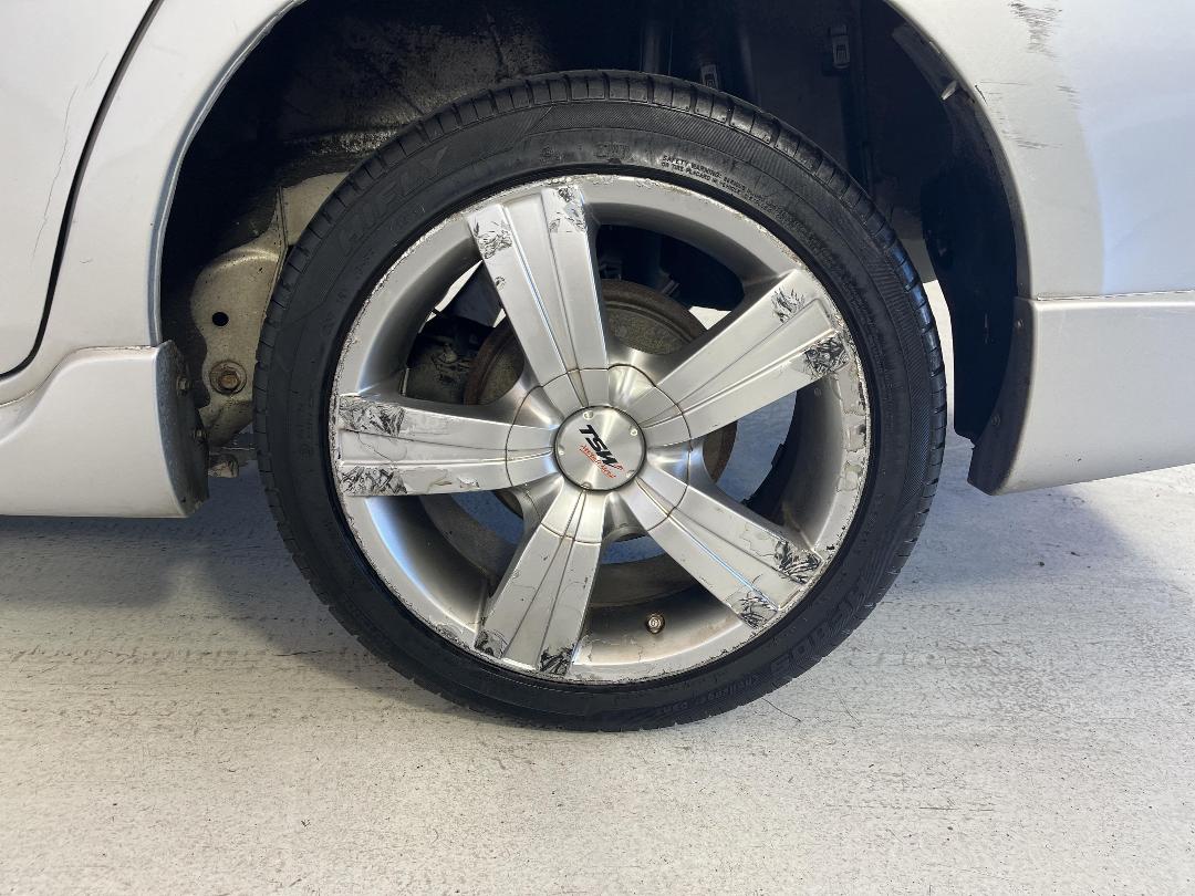 Photo '11' of Toyota Yaris