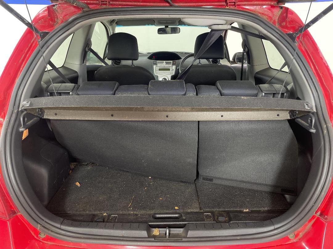 Photo '14' of Toyota Yaris