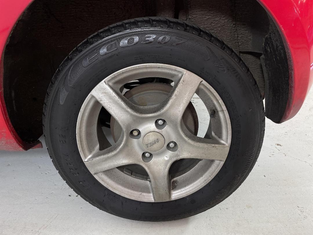 Photo '11' of Toyota Yaris