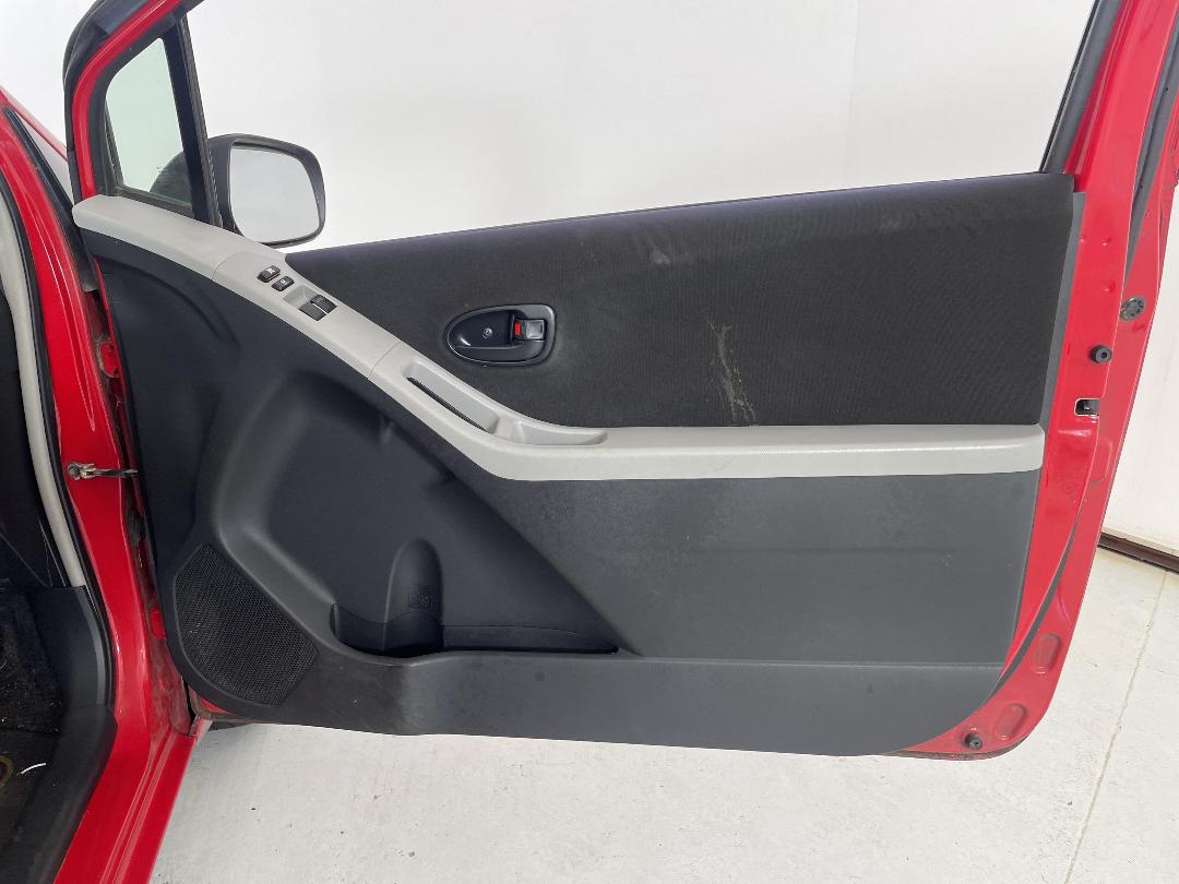 Photo '15' of Toyota Yaris