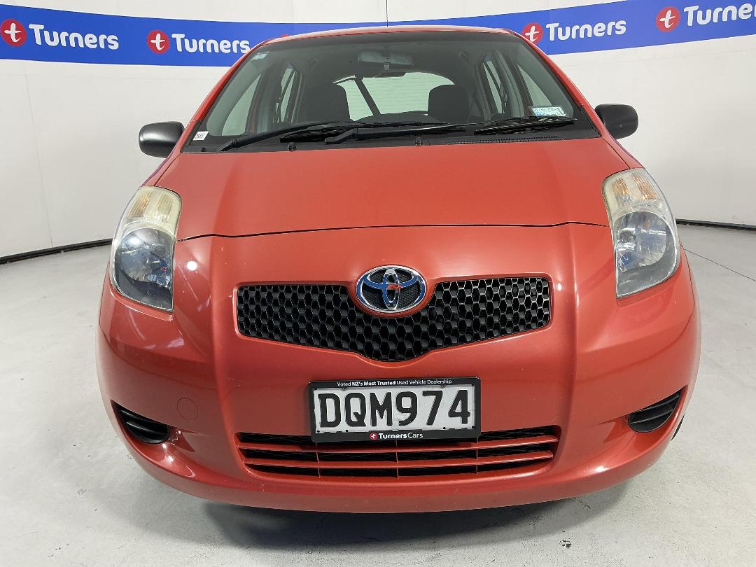 Photo '2' of Toyota Yaris Photo '2' of Toyota Yaris