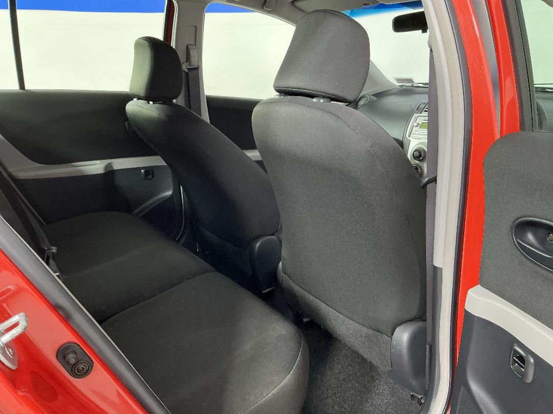 Photo '20' of Toyota Yaris Photo '20' of Toyota Yaris