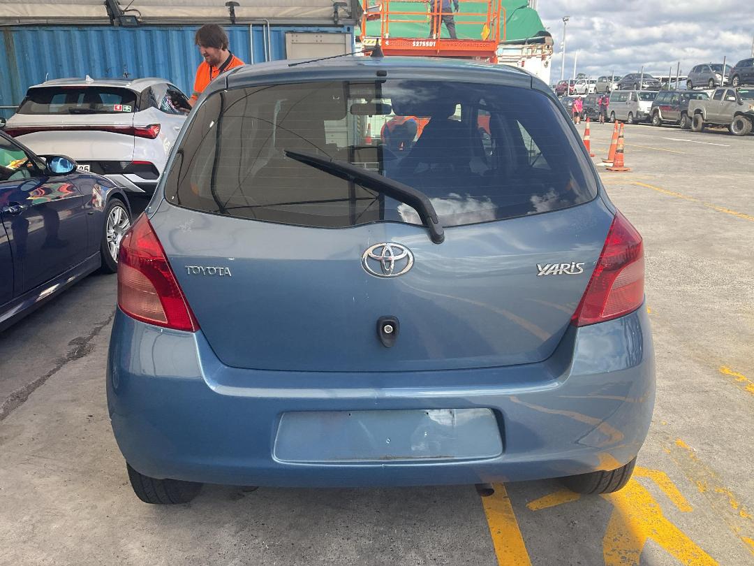 Photo '12' of Toyota Yaris Photo '12' of Toyota Yaris