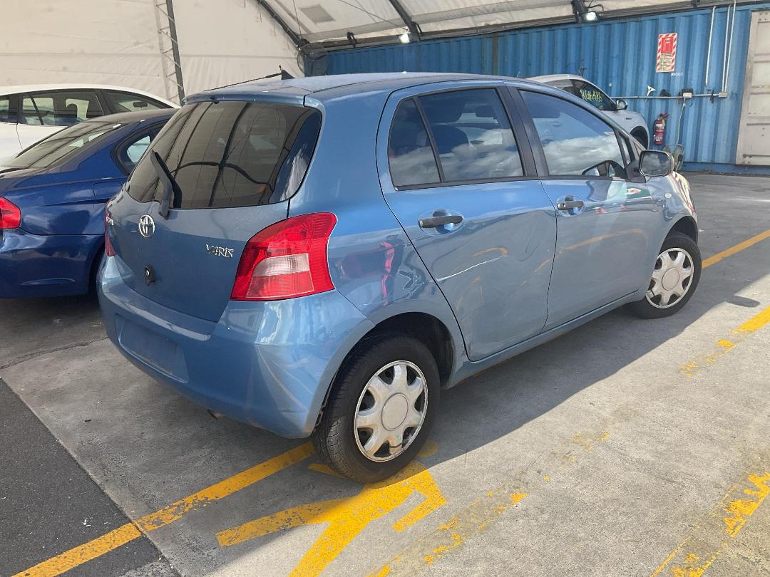 Photo '17' of Toyota Yaris Photo '17' of Toyota Yaris