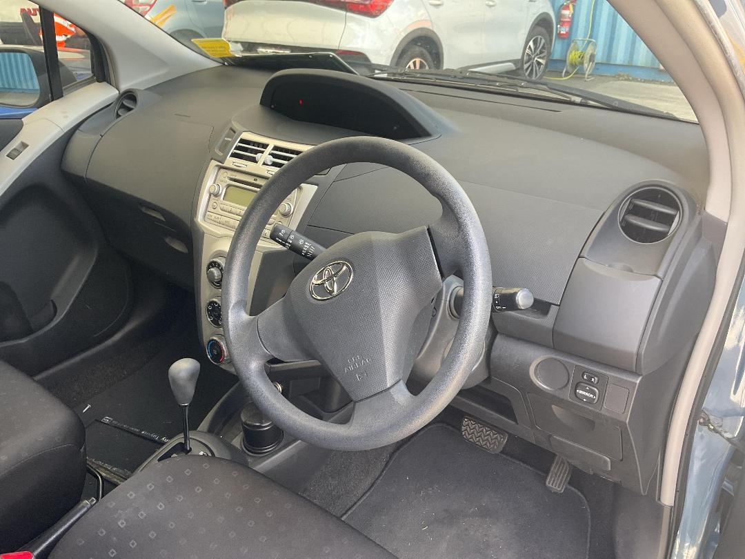 Photo '22' of Toyota Yaris Photo '22' of Toyota Yaris